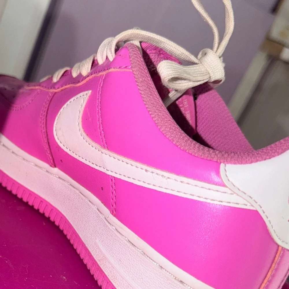 Pink Y2K Bedazzled Nike Sneakers with Rhinestone Swoosh on outside 4Y Barbiecore